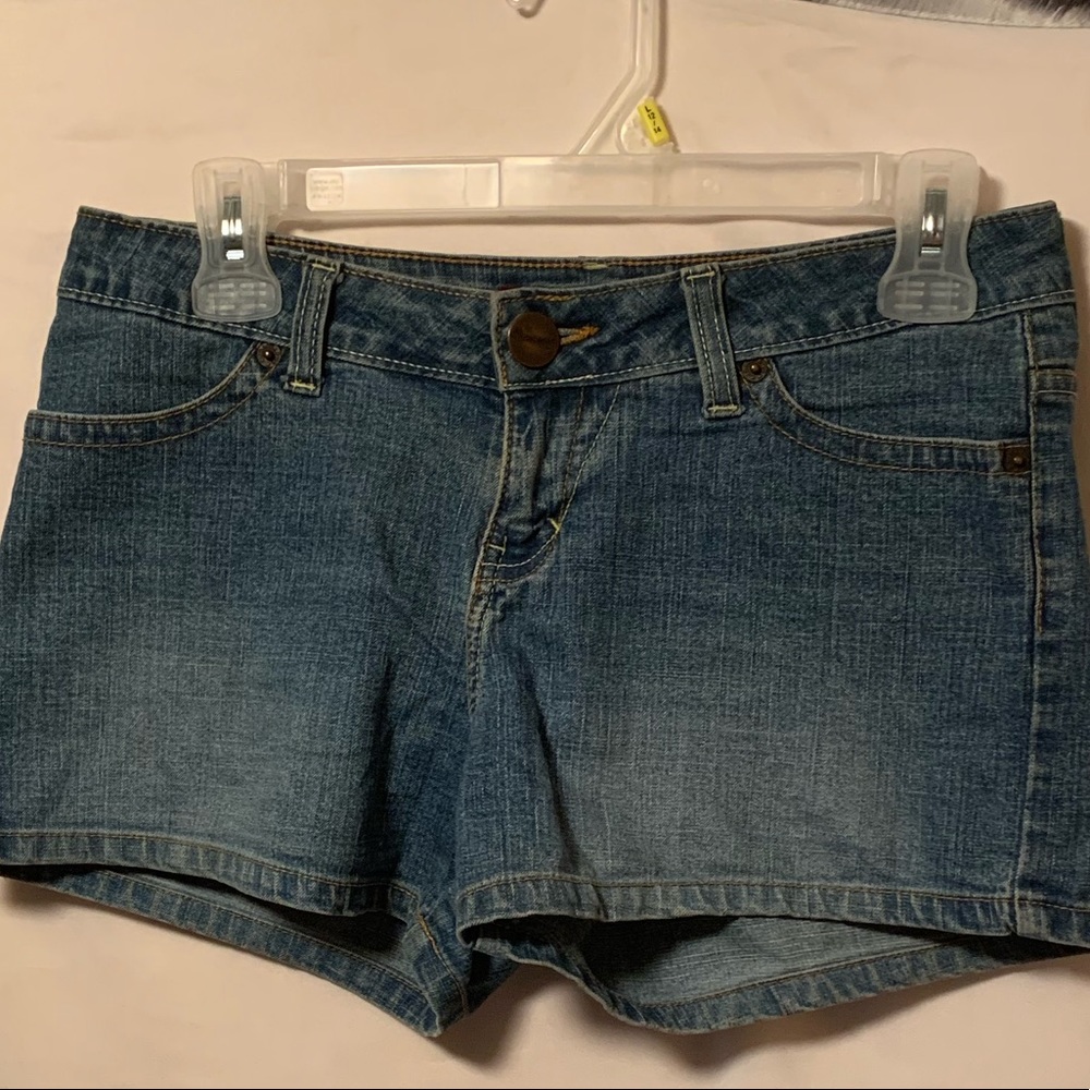 Jordache Lo•Rise stretch shorts